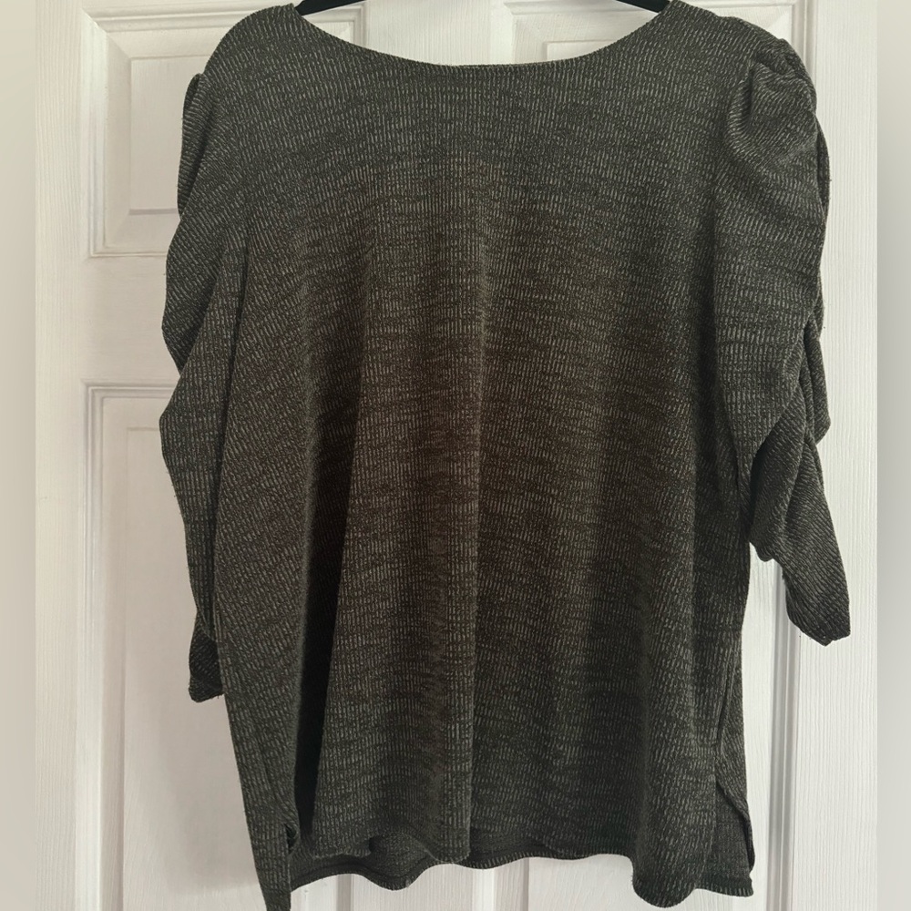 Olive green boat neck 3/4 sleeve top